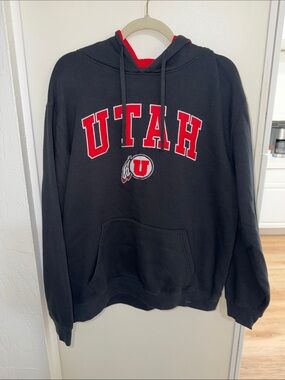 Colosseum Utah Utes Men's Hoodie Black and Red Sweatshirt | XL